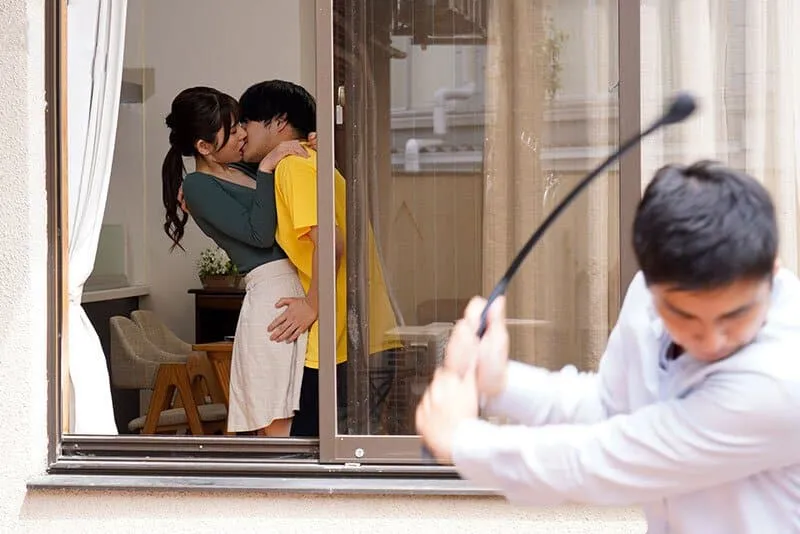ông xã mãi mê với công việc, người vợ nảy sinh tình cảm với em ông chồng vì cô đơn